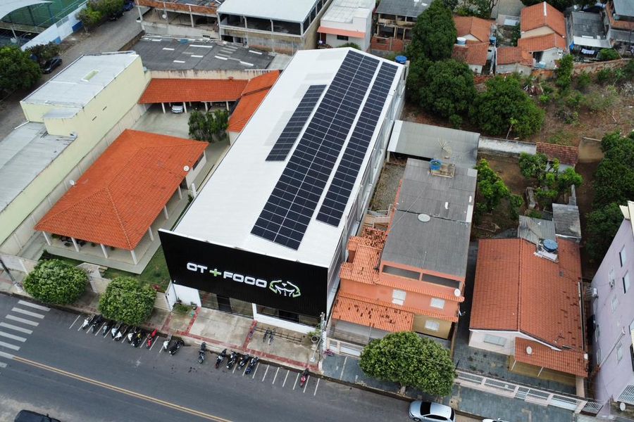 Sistema solar em telhado comercial